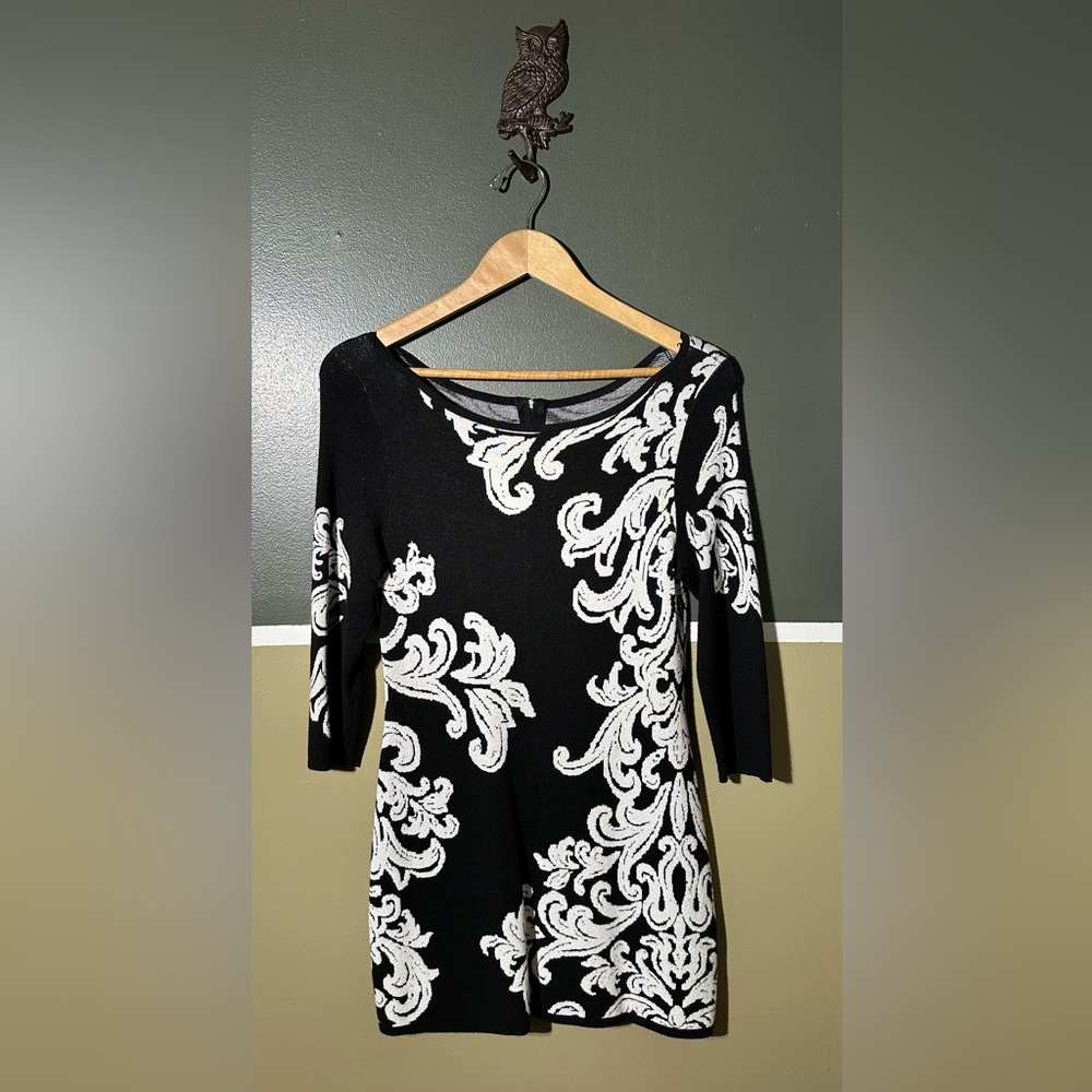 White House Black Market- Black and White Long Sleeve Dress